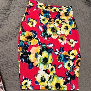 Stretchy floral pencil skirt
